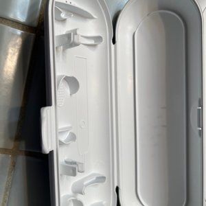 ELECTRIC TOOTH BRUSH TRAVEL CASE,ONE WITH CHARGER